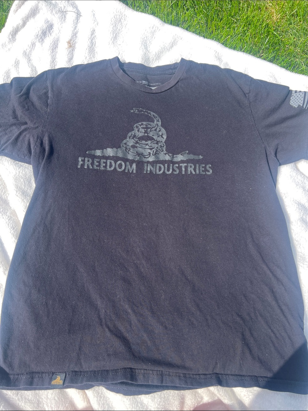 Freedom Industries Men's Black Short Sleeve workout shirt